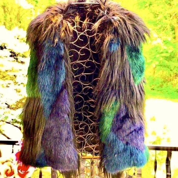 BLANK NYC PLUSH FAUX FUR VEST M NWT BLUE/BLACK COLOR BLEND - Picture 2 of 15
